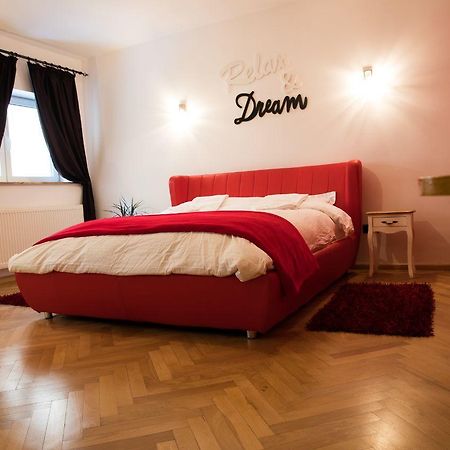 Luky10 Apartment Brasov Bagian luar foto