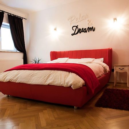 Luky10 Apartment Brasov Bagian luar foto