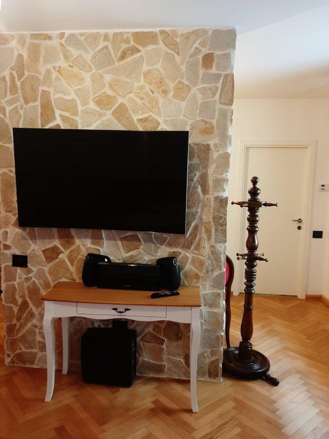 Luky10 Apartment Brasov Bagian luar foto